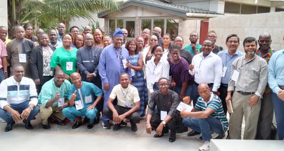  Partners, stakeholders (local and international), and participants at the two high-level engagement workshops at a local hotel in Monrovia. Photo credit: Mark B. Newa/CARI