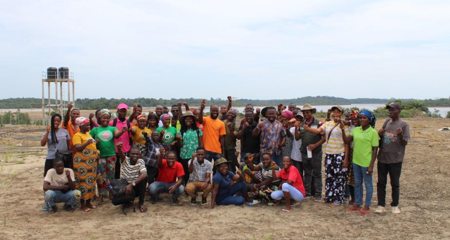 The RESADE‑CARI team, students from Grand Bassa University’s College of Agriculture and Food Science, and cooperative farmers from Grand Bassa and Bong arrive at the Best Practice Hub in Buchanan for hands‑on practical sessions.