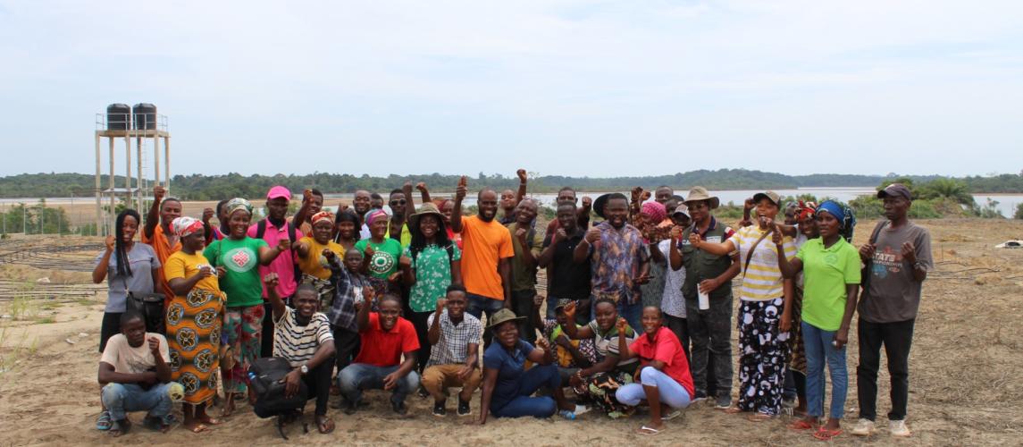 The RESADE‑CARI team, students from Grand Bassa University’s College of Agriculture and Food Science, and cooperative farmers from Grand Bassa and Bong arrive at the Best Practice Hub in Buchanan for hands‑on practical sessions.