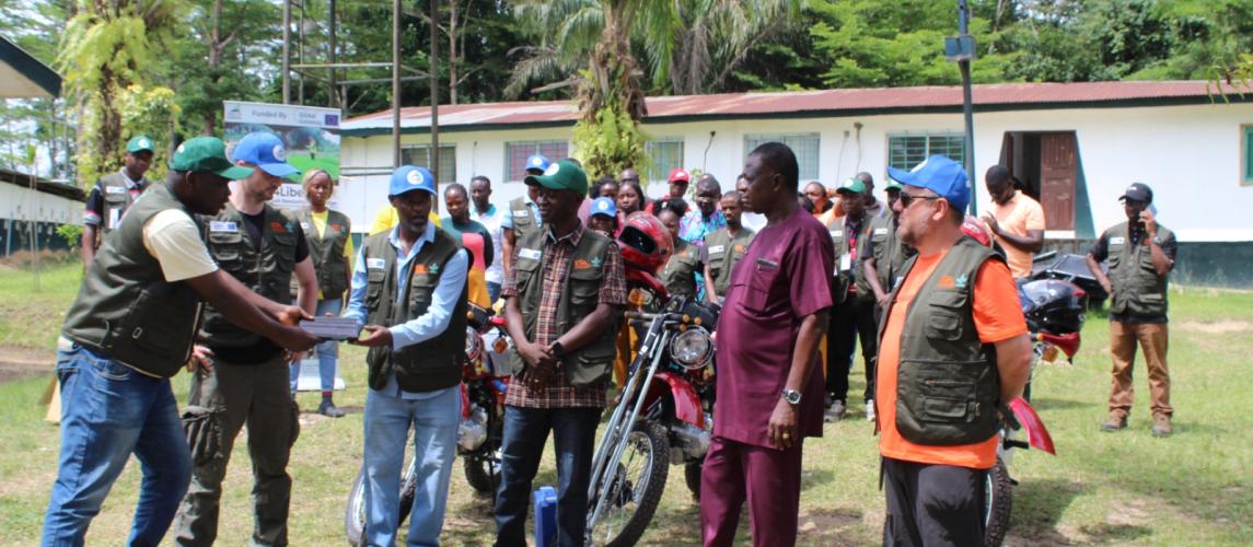 Dr. Samuel Mesele officially hands over gadgets and equipment to CARI) for the nationwide soil data collection and classification survey under the Soils4Liberia Project.