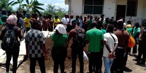 CARI researchers engaging UL students 